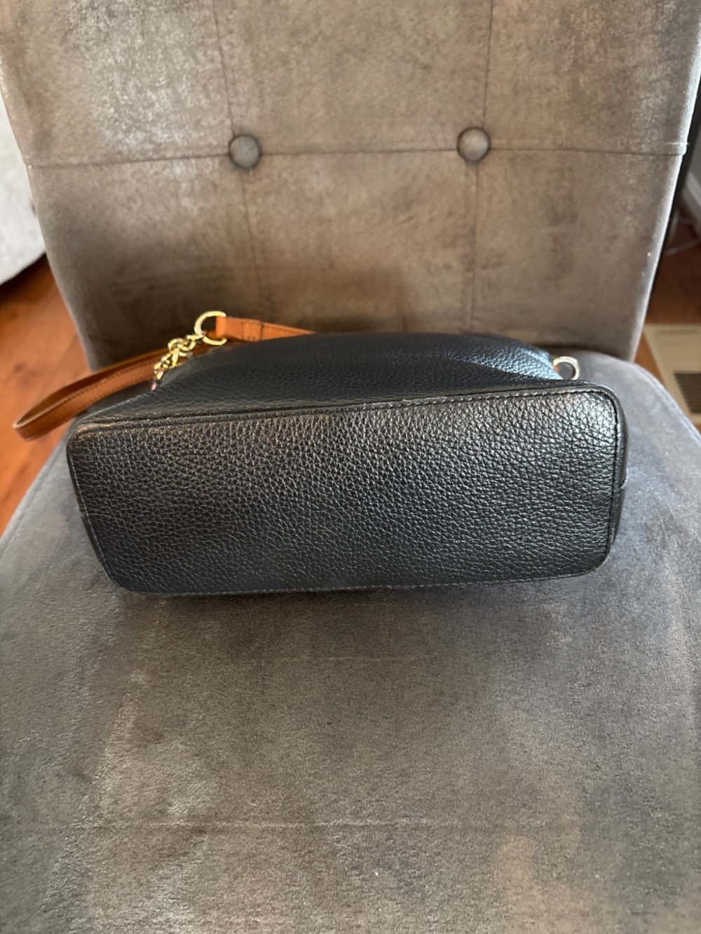 Women’s Valentina Italia Black Pebbled Leather Crossbody Handbag - Picture 5 of 7